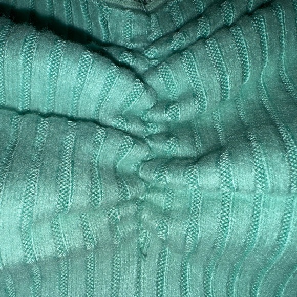 Urban Outfitters Mint Green Ribbed Blouse - Size Large - Picture 3 of 7